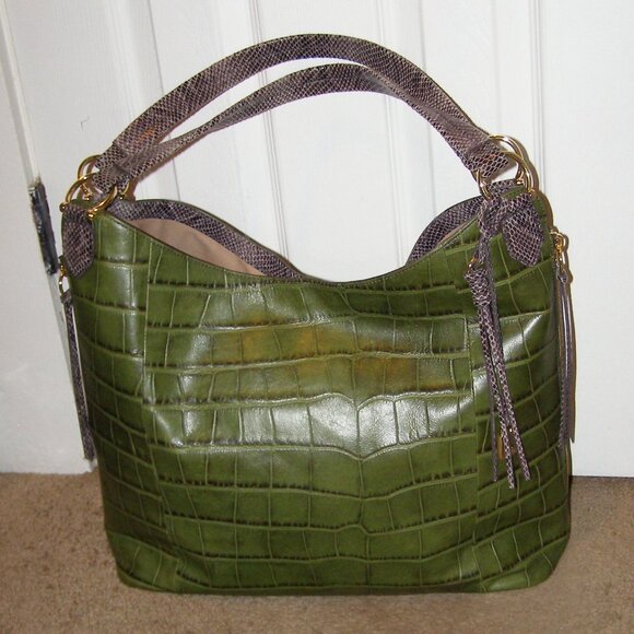 💚🐊 NWOT G.I.L.I. GREEN Croco Embossed Italian Leather Slouchy Wing Hobo - Picture 3 of 16